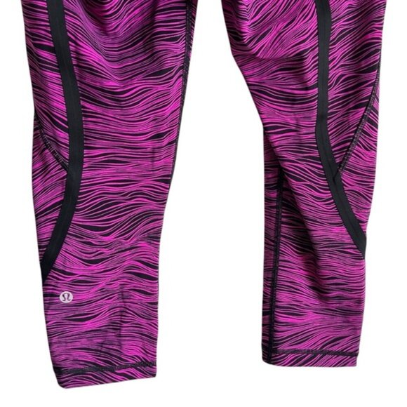 Lululemon On Track Crop (19") US 4 Life Lines Polar Pink Black / Black - Picture 9 of 12